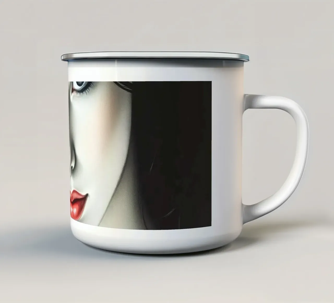Accattivante ritratto di una giovane donna dai lineamenti marcati tazza in smalto da DesignDoodle