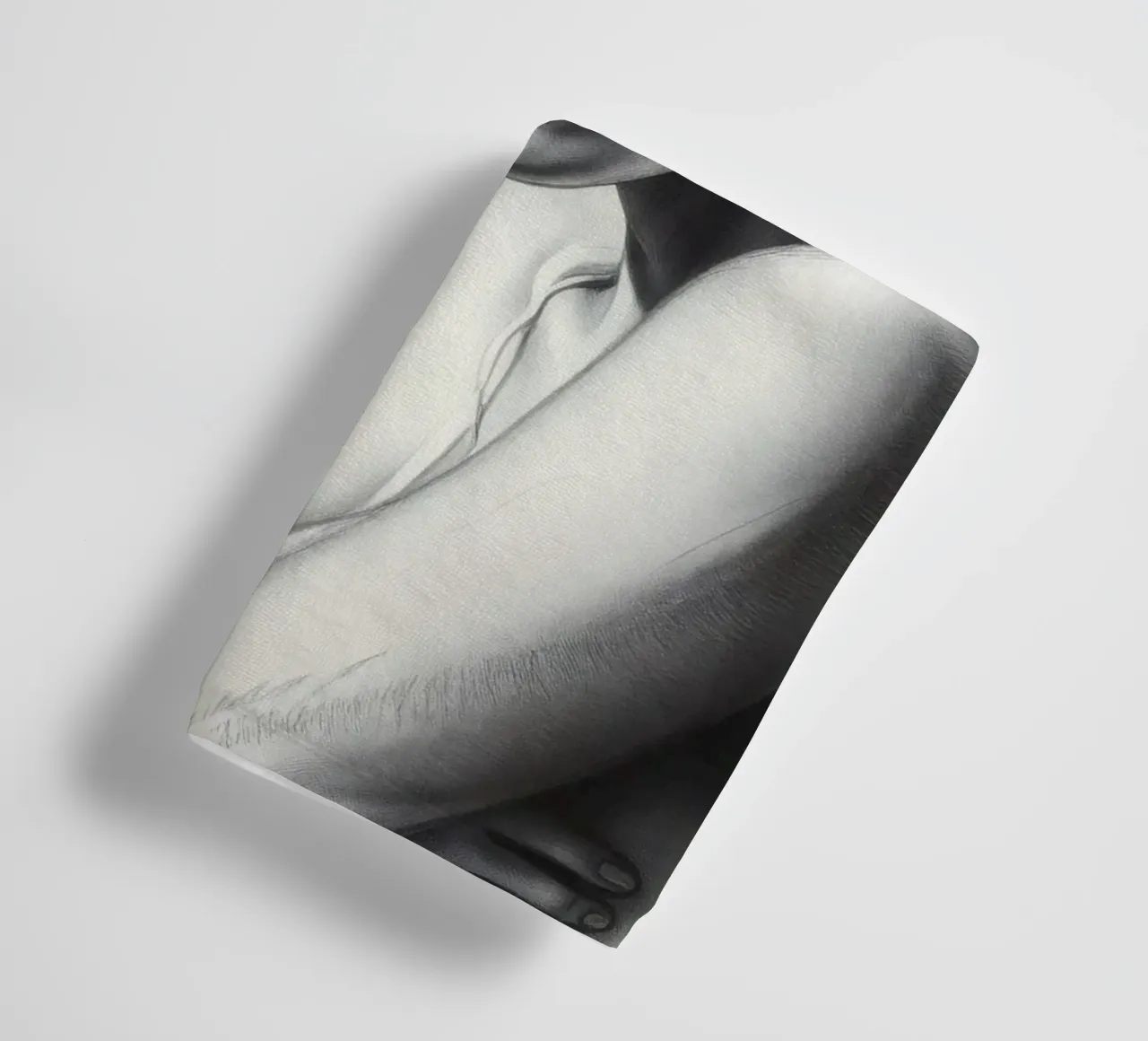 Vrouw in bedachtzame pose met subtiele schaduwen en zacht licht badhanddoek van DesignDoodle