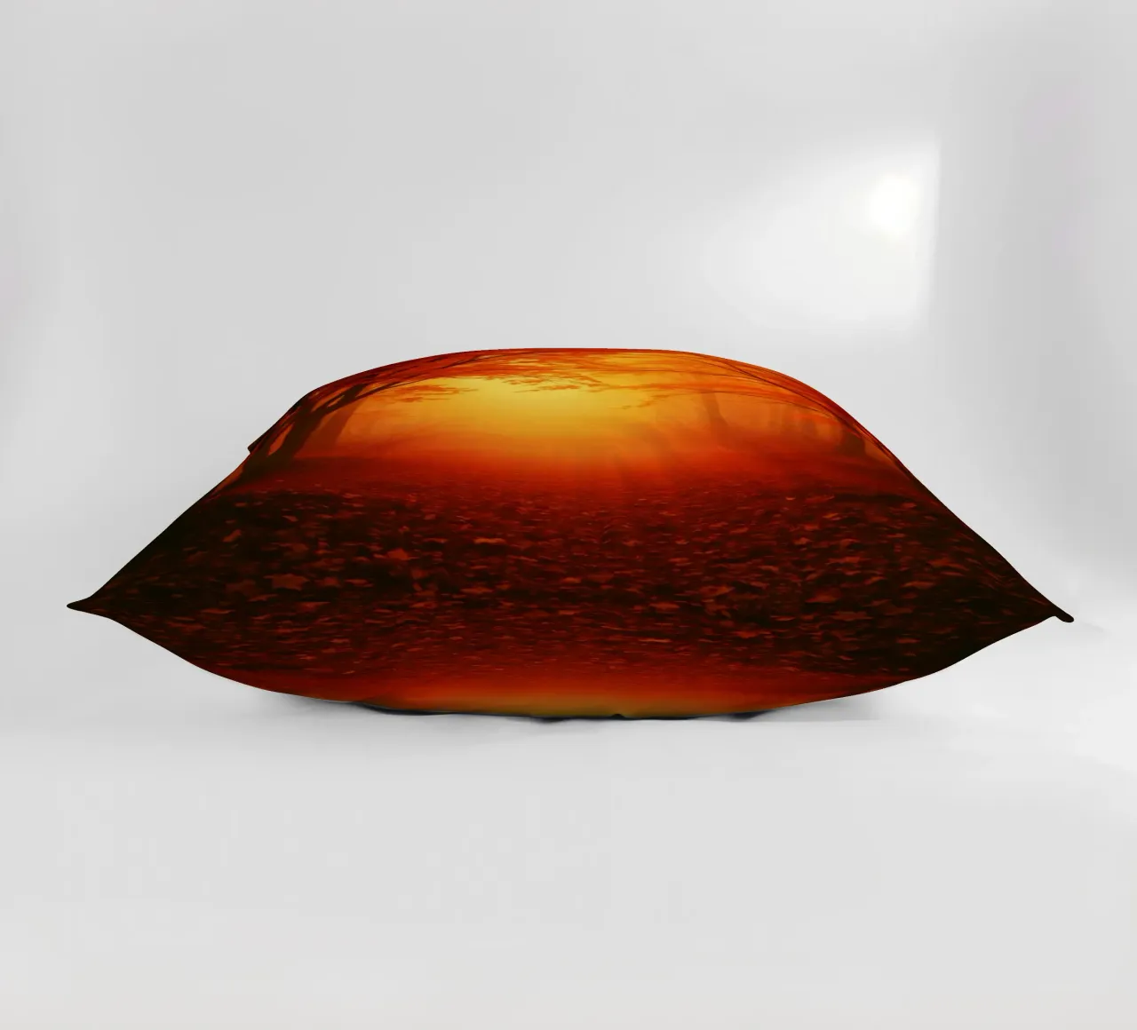 Foresta autunnale immersa nella luce dorata cuscino da DesignDoodle