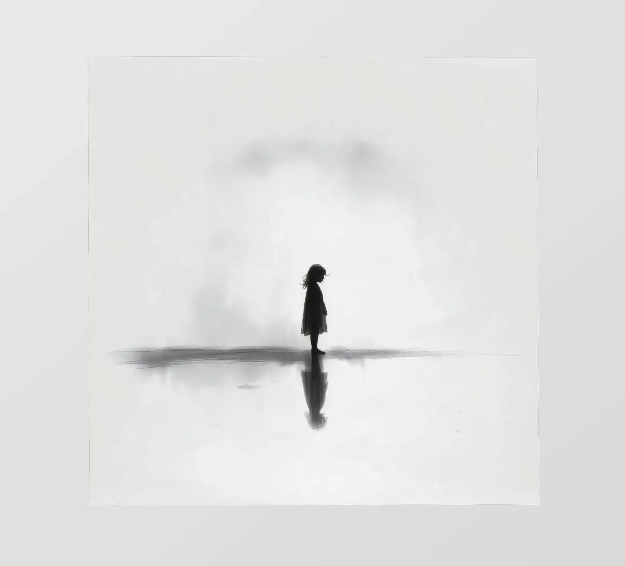 Allein stehendes Mädchen in Silhouette vor einem nebligen Hintergrund Fototapete von DesignDoodle