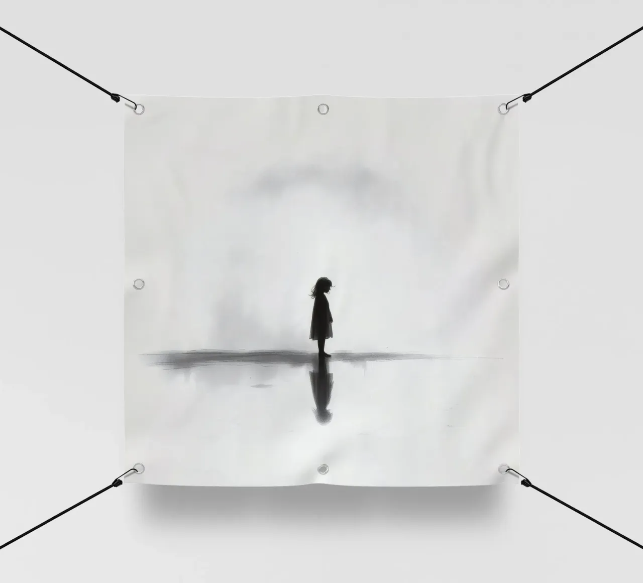 Ragazza in piedi da sola in silhouette su uno sfondo nebbioso telo in pvc da DesignDoodle