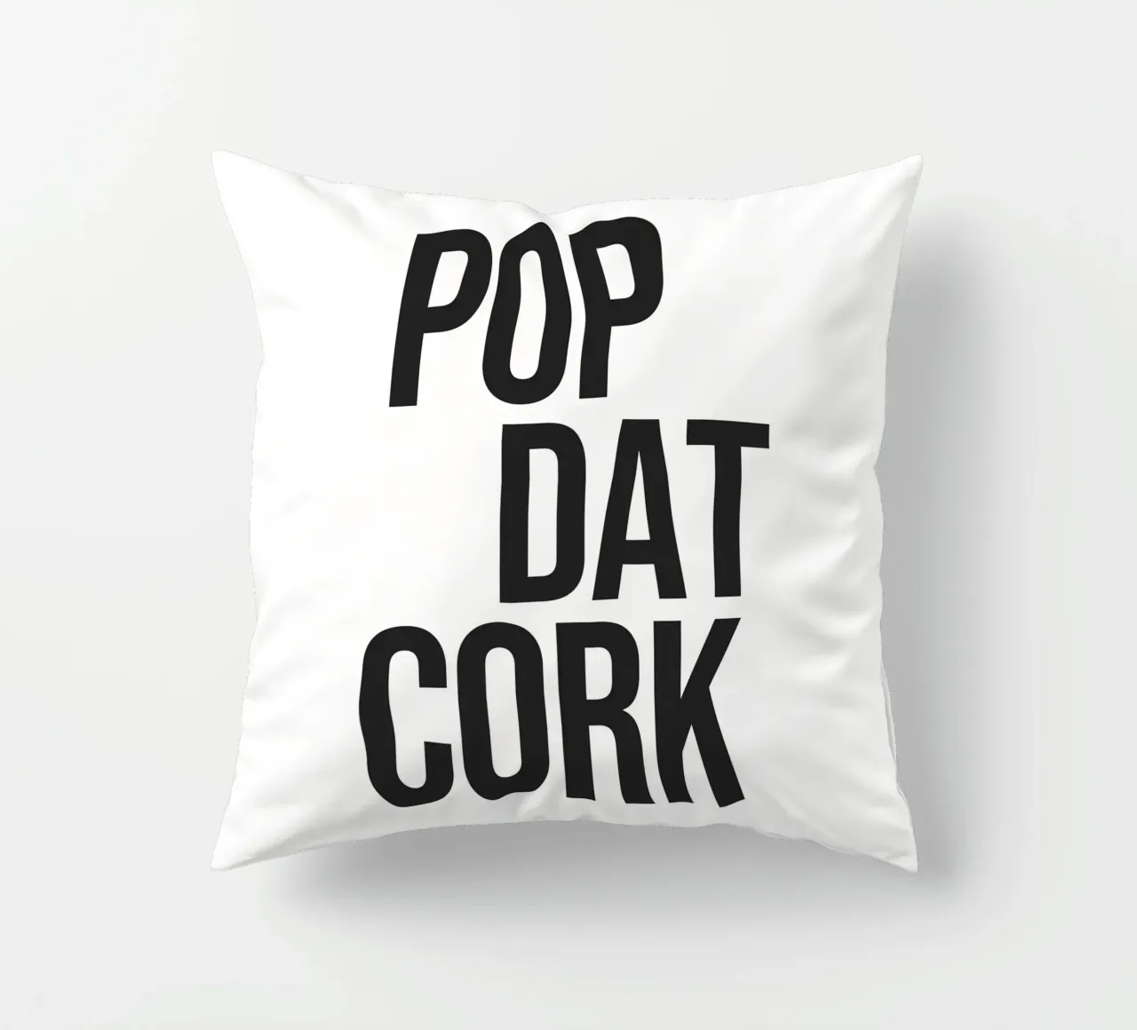 Citazione di Pop Dat Cork cuscino da Paigaam Studio