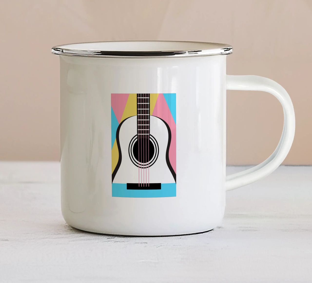 Chitarra tazza in smalto da LOOK DIFFERENT