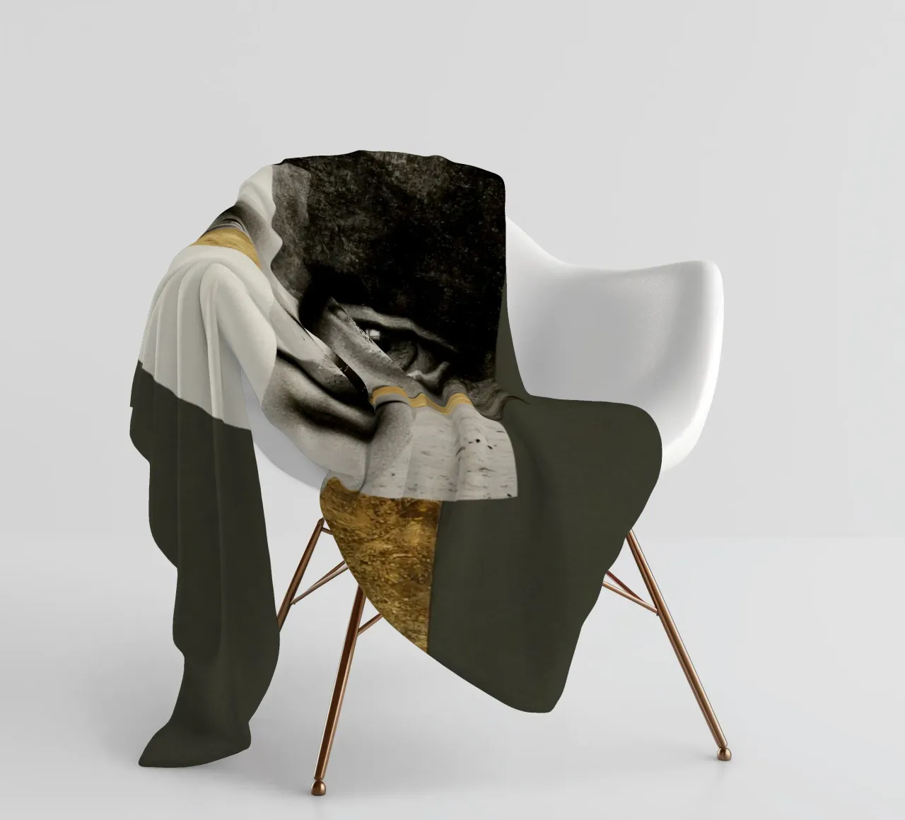 Collage di ritratti astratti con texture dorate e monocromatiche coperta in pile da Modern Muse