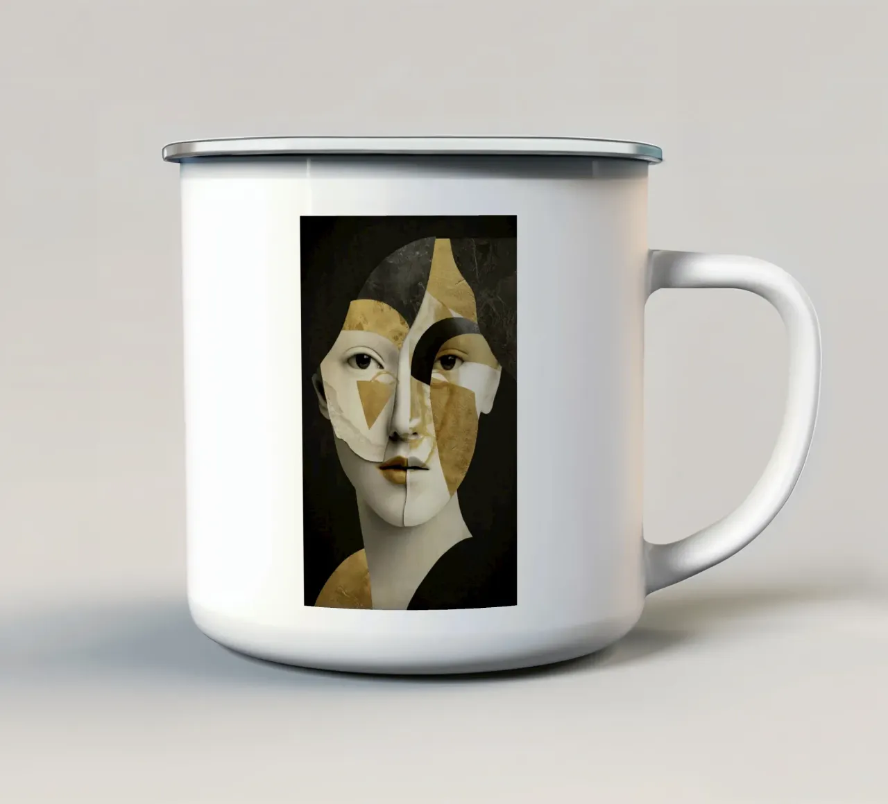 Ritratto astratto in oro a collage con frammenti geometrici tazza in smalto da Modern Muse