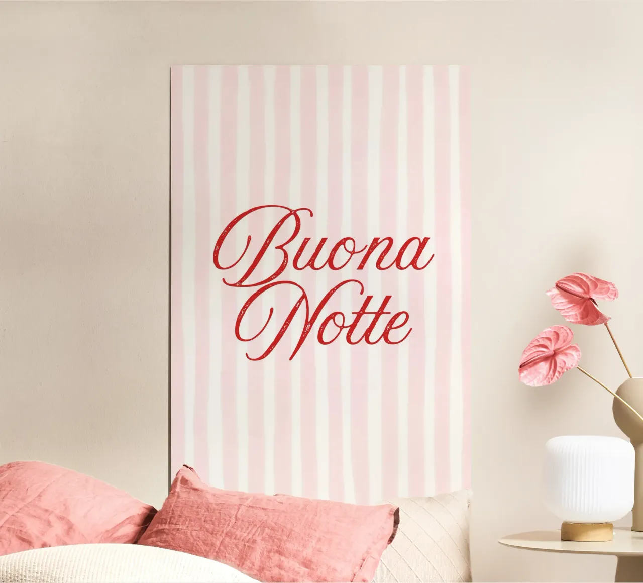 Retro Italian Quote, Pink Stripe Italy Print, Buona Notte poster con telaio in plastica da TheCocktailClub