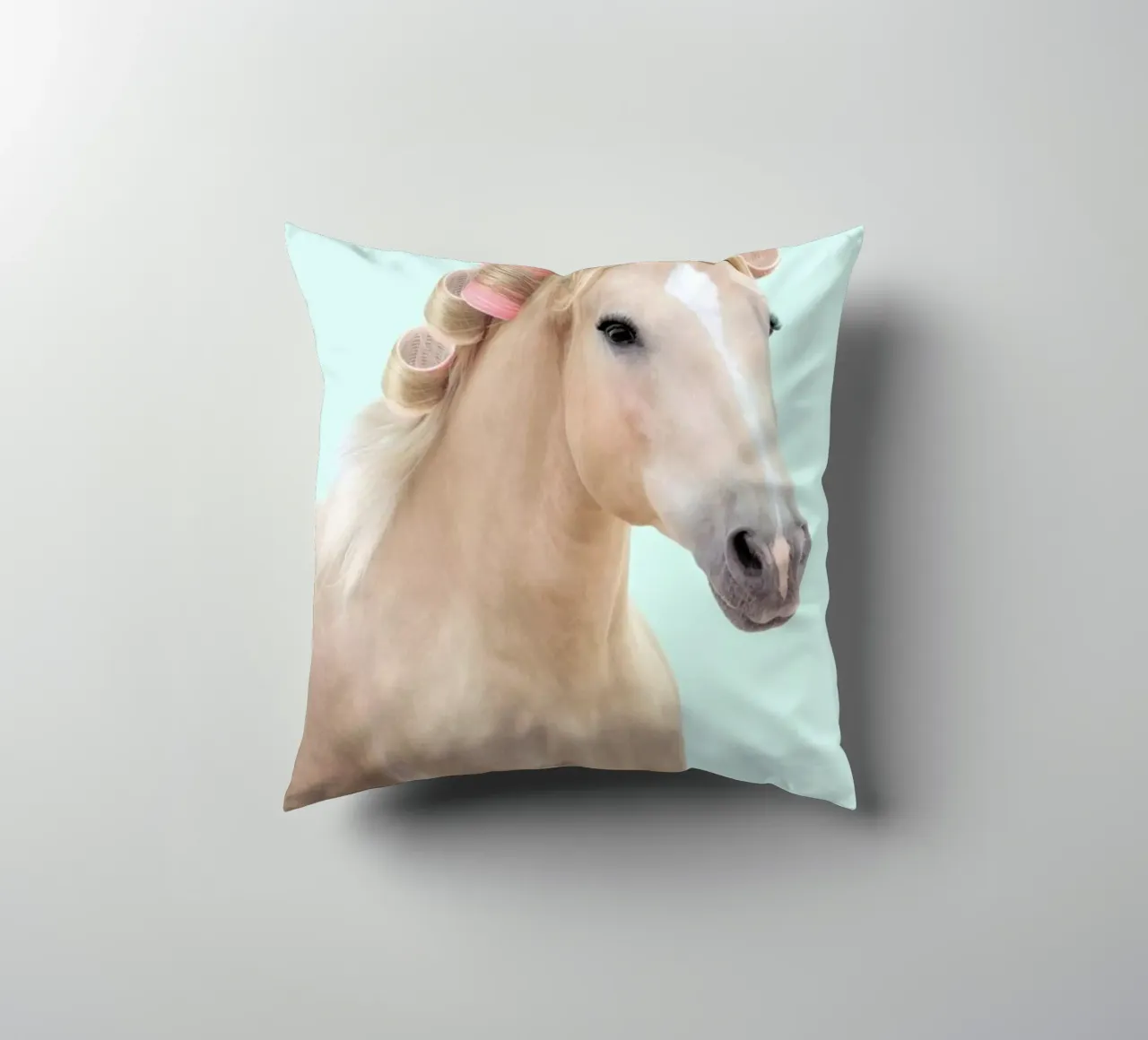 Curly Horse cuscino da Paul Fuentes Design
