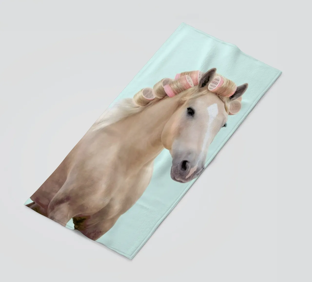 Curly Horse telo mare da Paul Fuentes Design