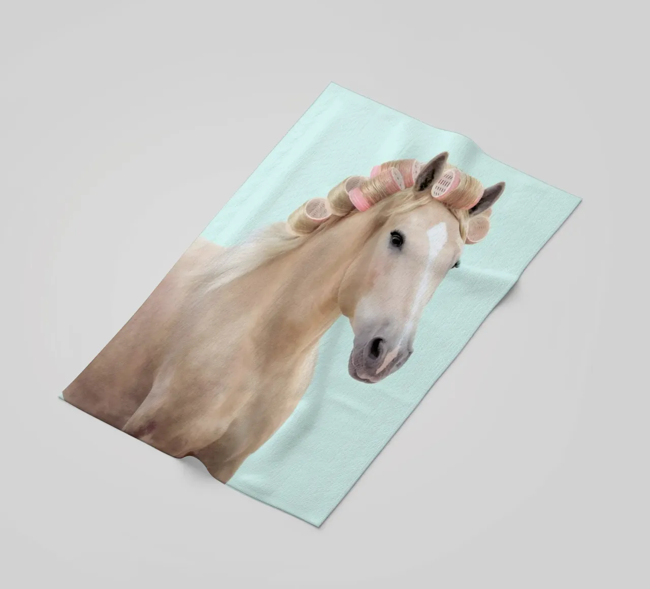 Curly Horse telo mare da Paul Fuentes Design