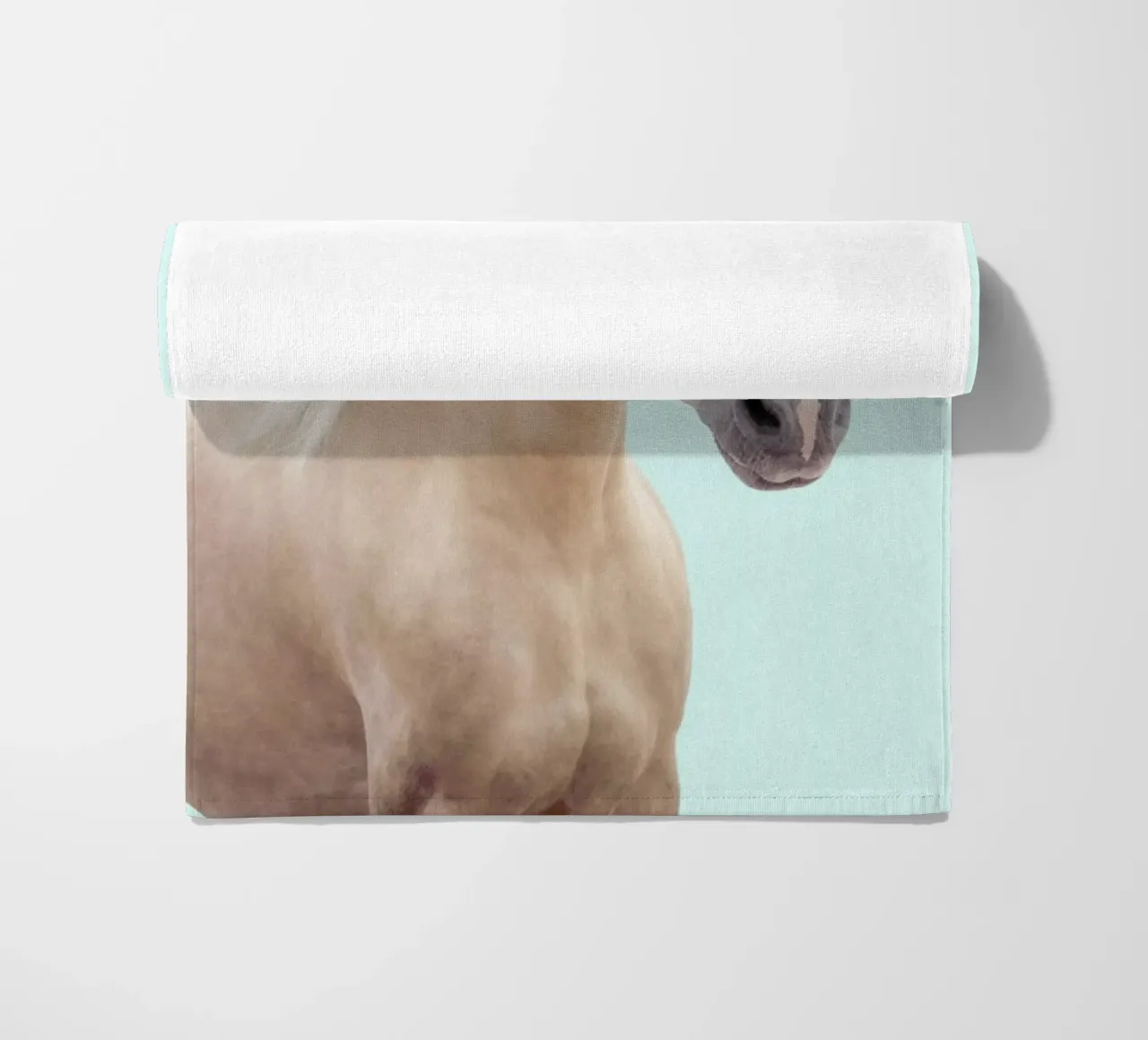 Curly Horse telo mare da Paul Fuentes Design