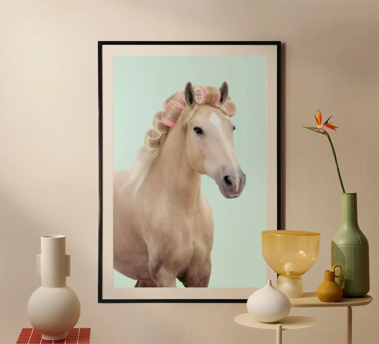 Curly Horse poster con telaio in plastica da Paul Fuentes Design