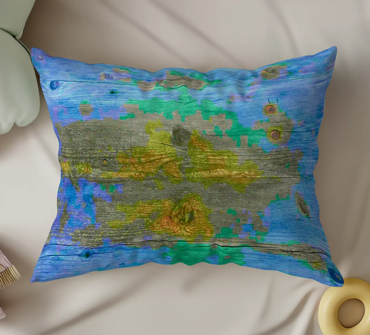 Verweerde houten plank - chromatisch kleurenschema kussen van Gürsel Yesil Digital Art