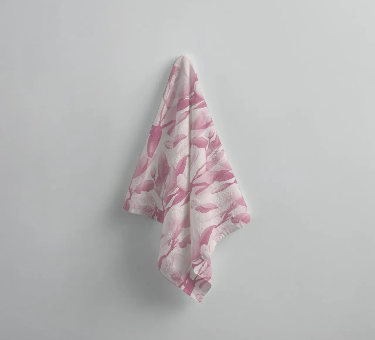 Magnolie Gedecktes Rosa Handtuch von SilverPegasus