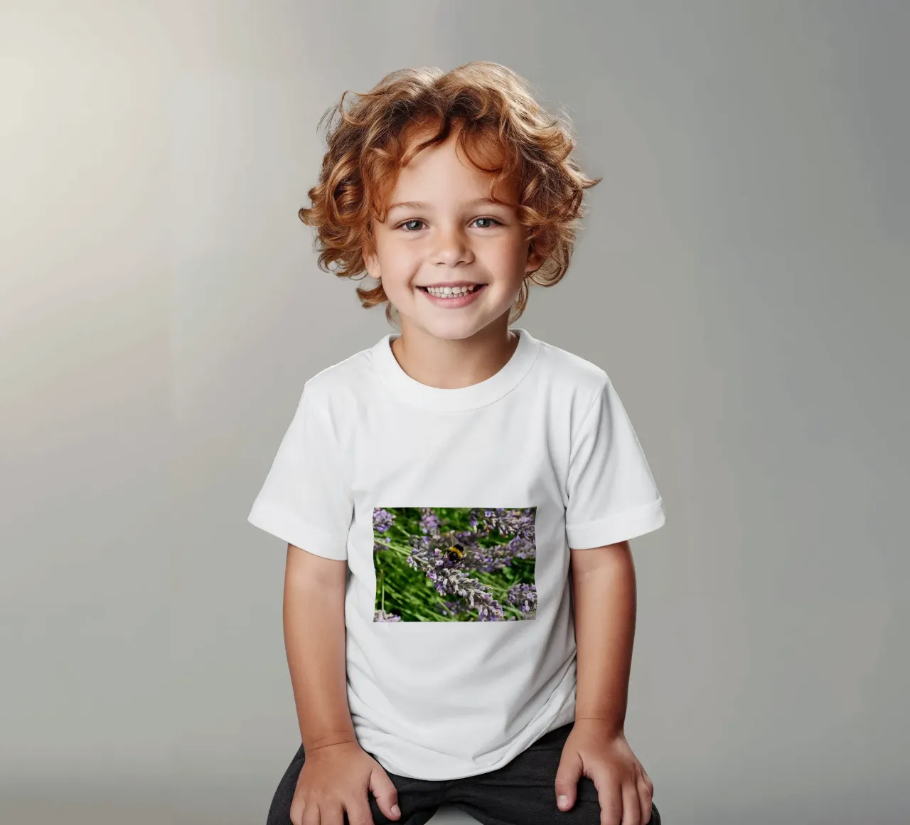 Bee kids t-shirt by Massimo Frascogna