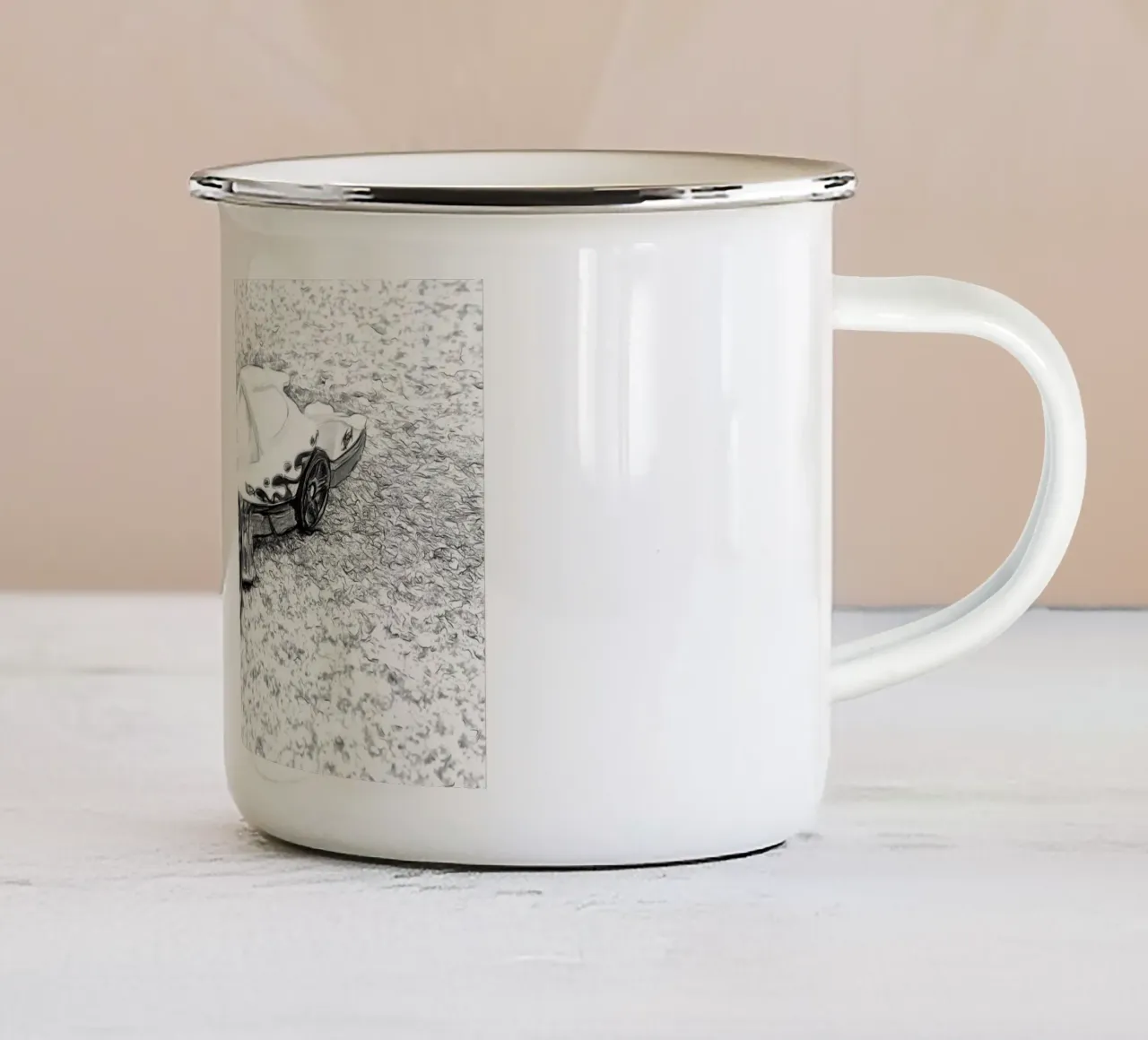 Una macchina tazza in smalto da Massimo Frascogna