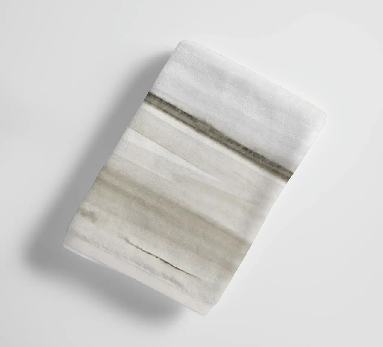 Minimalistische Ufergestaltung in neutralen Farben Handtuch von NouveauPrints