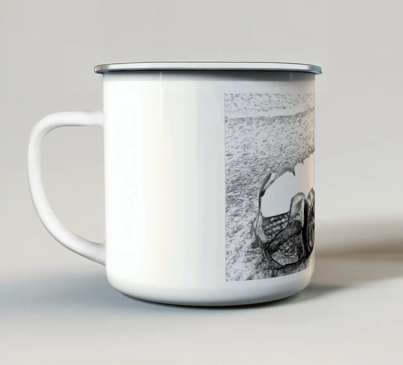 Una macchina tazza in smalto da Massimo Frascogna