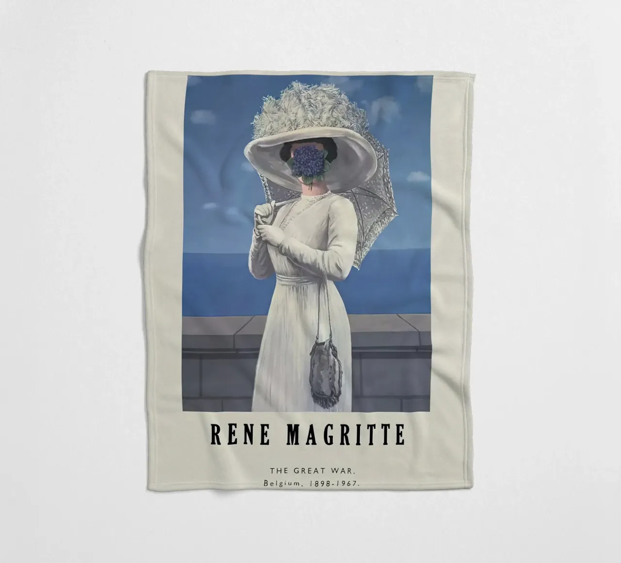 Rene Magritte-Der Große Krieg Fleecedecke von Michel Studio