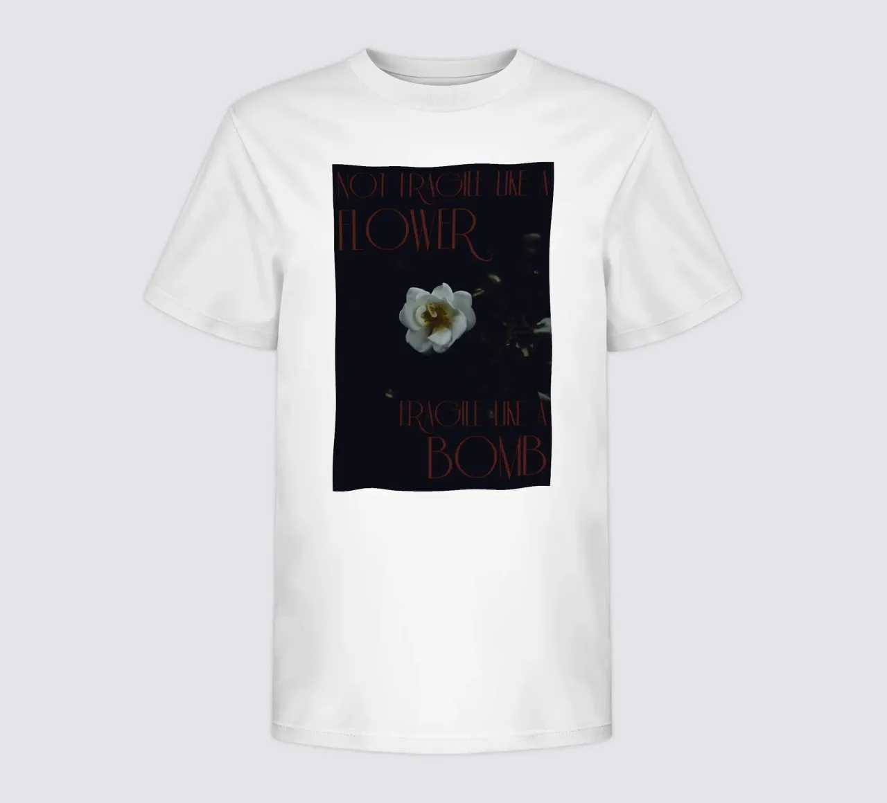 Not fragile like a flower, fragile like a bomb. t-shirt bambini da smallstage.photography