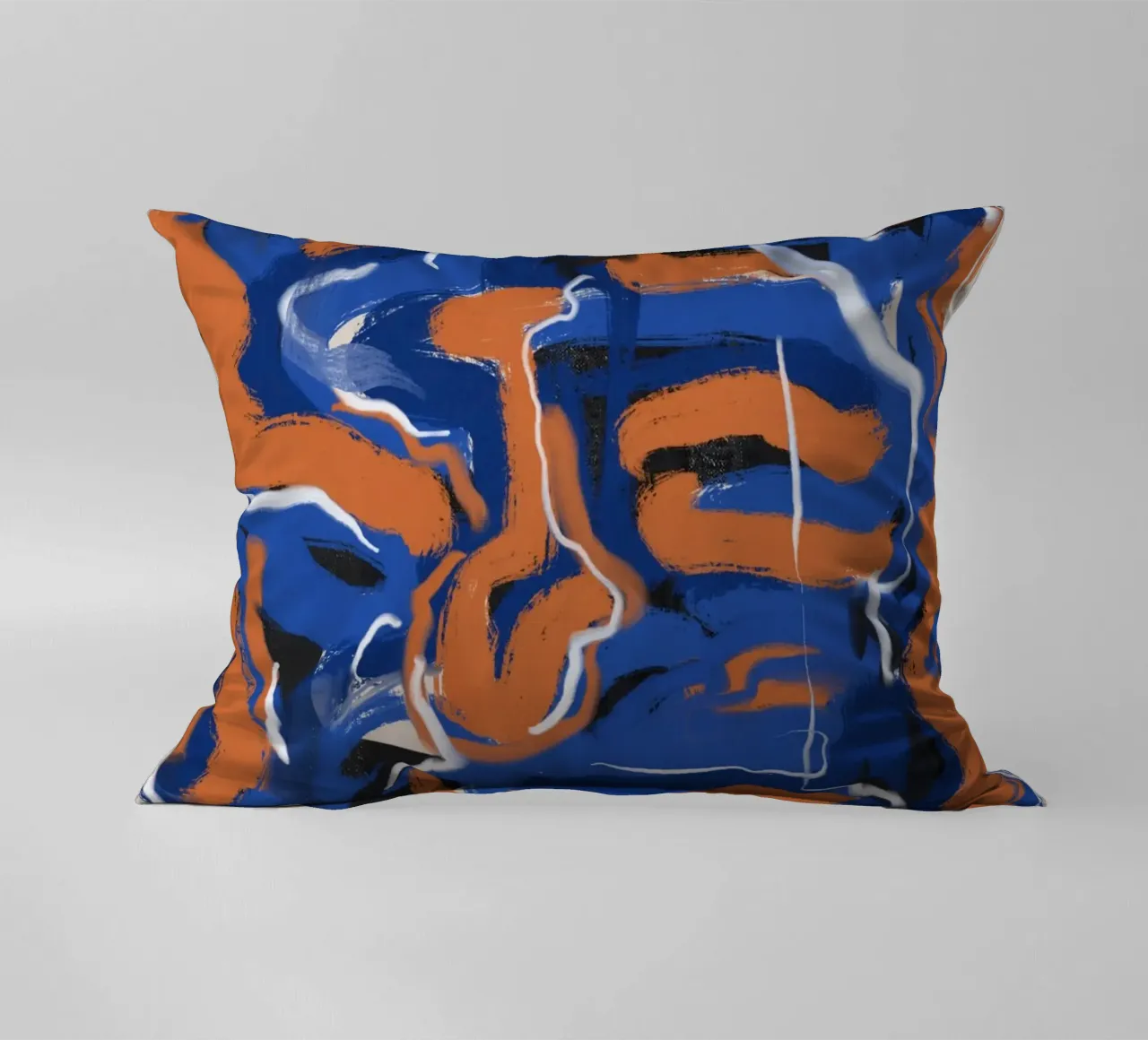 Danse du bleu et du rouge coussin de Little Dean