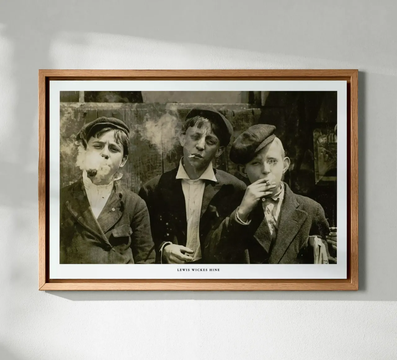 Lewis Wickes Hine - Newsies at Skeeter's Branch, Jefferson near Franklin canvas met Baklijst van ARTOTHEK