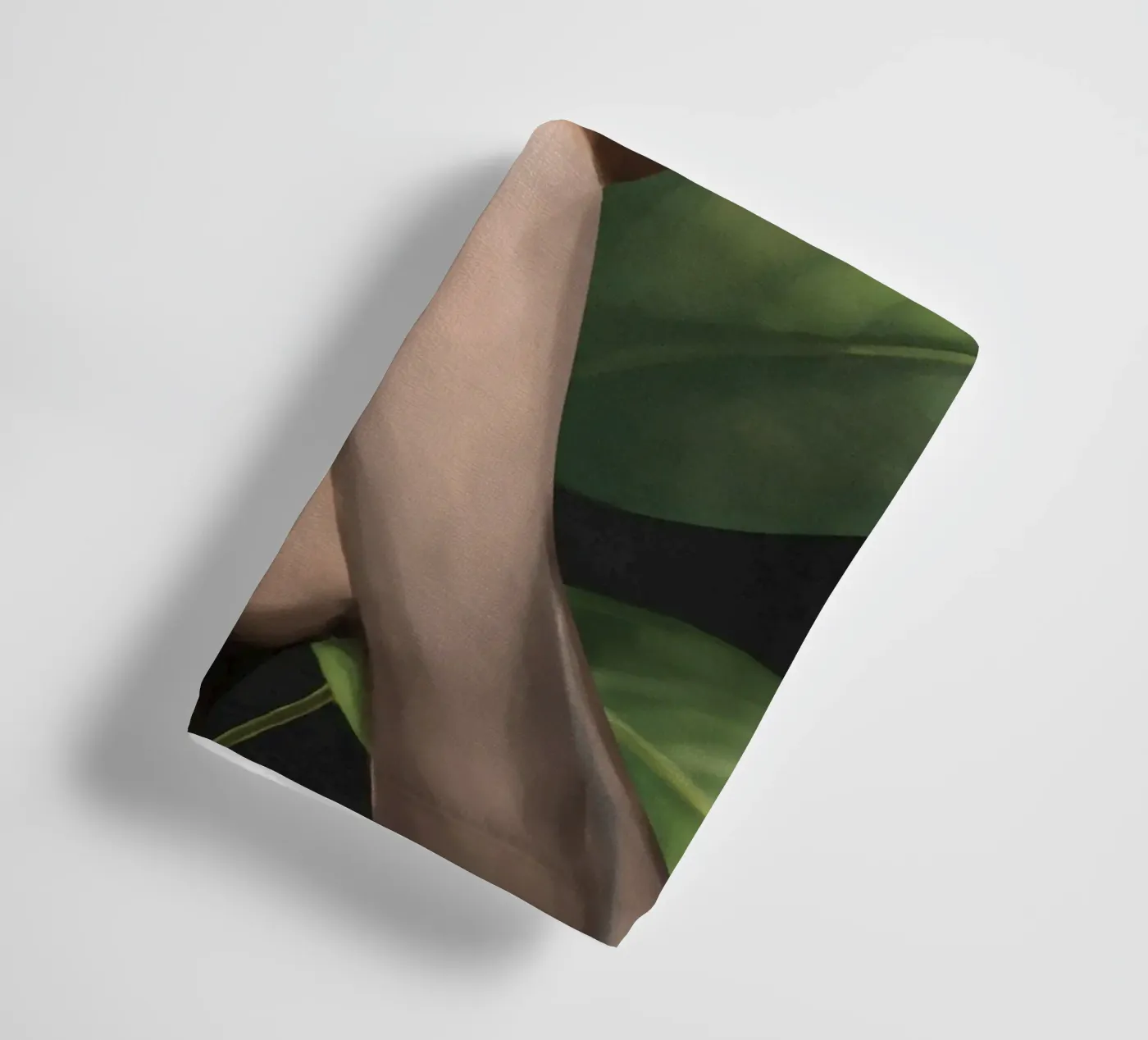 Veiled by Bloom 2 badhanddoek van Nadjaa