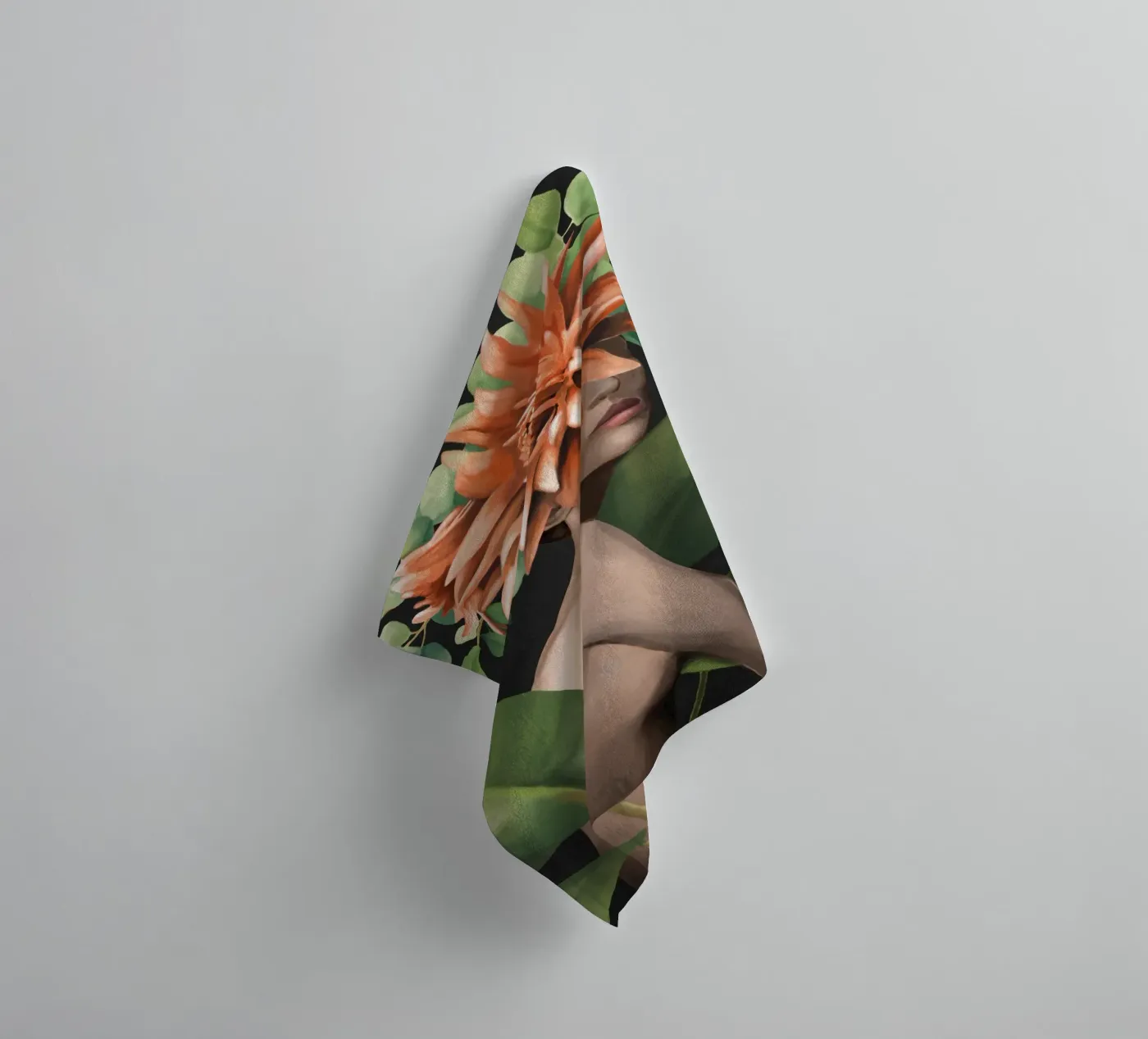 Veiled by Bloom 2 badhanddoek van Nadjaa