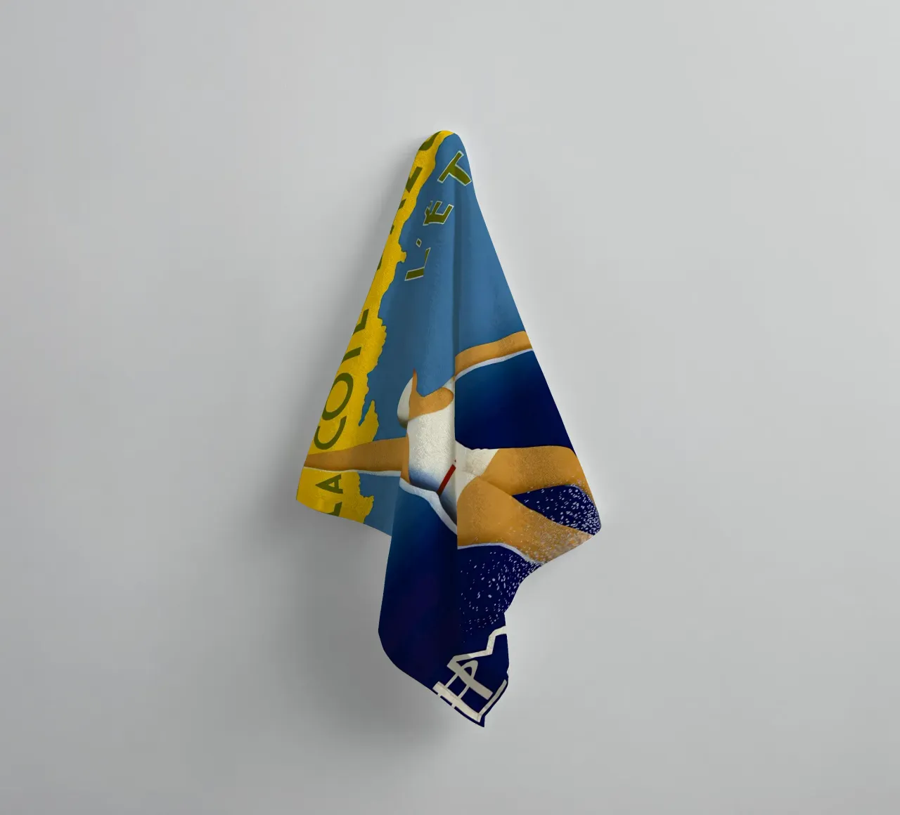 Die Côte d'Azur Im Sommer - French Riviera Handtuch von MIa_Dispath