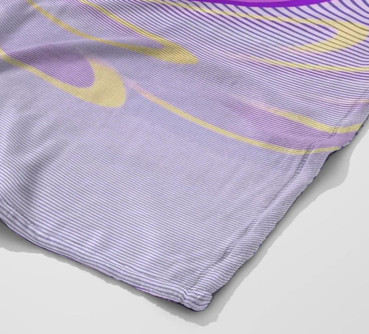 Motivo dinamico astratto in viola e arancione coperta in pile da Something for you