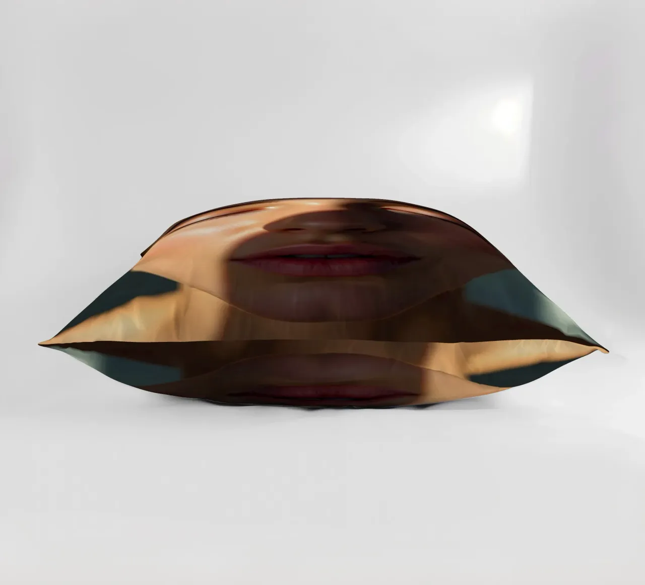 Zacht licht dat delicate schaduwen creëert op een sereen gezicht kussen van DesignDoodle