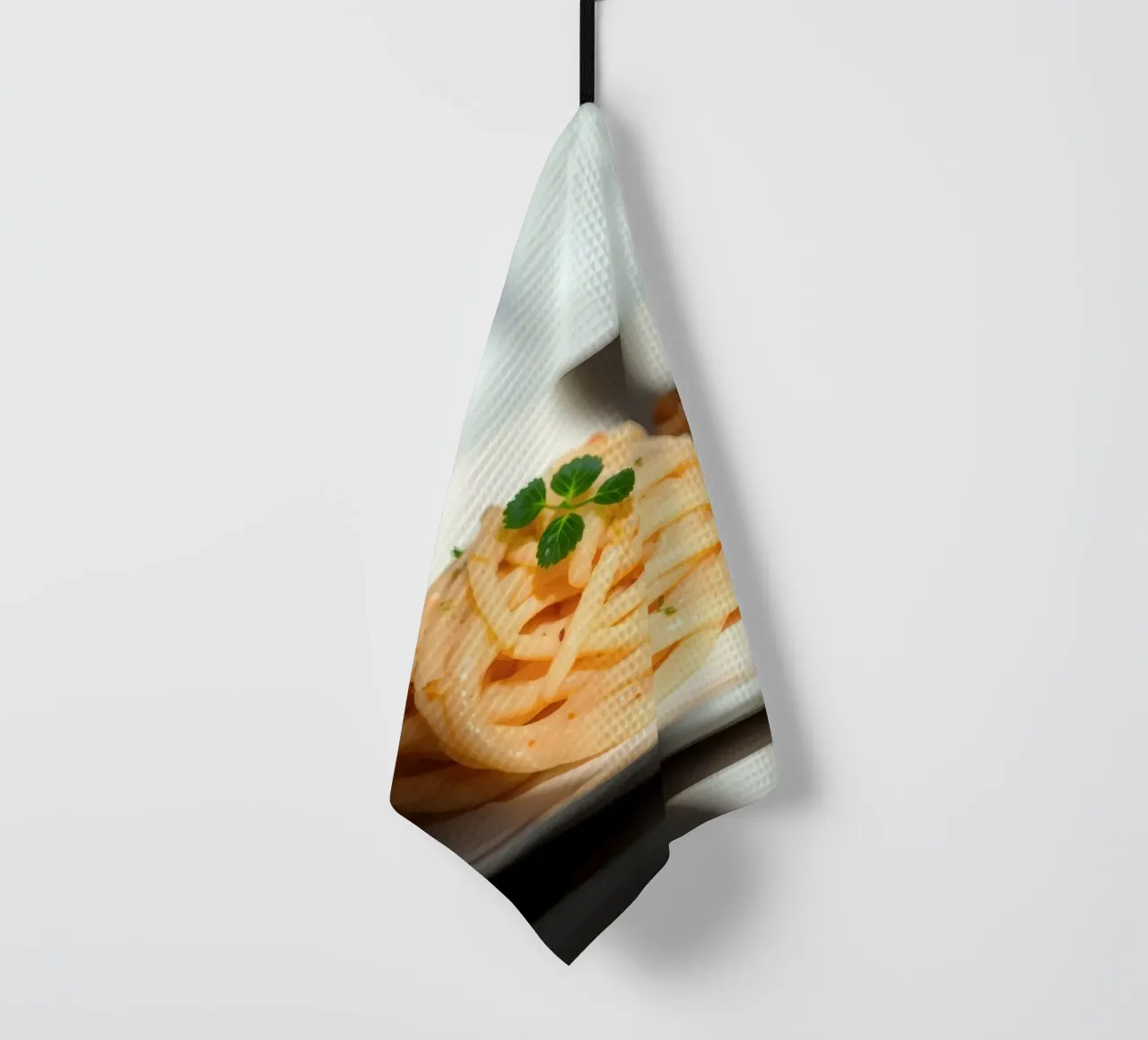 Deliziosa pasta cremosa servita su un piatto con verdure grigliate canovaccio da cucina da DesignDoodle