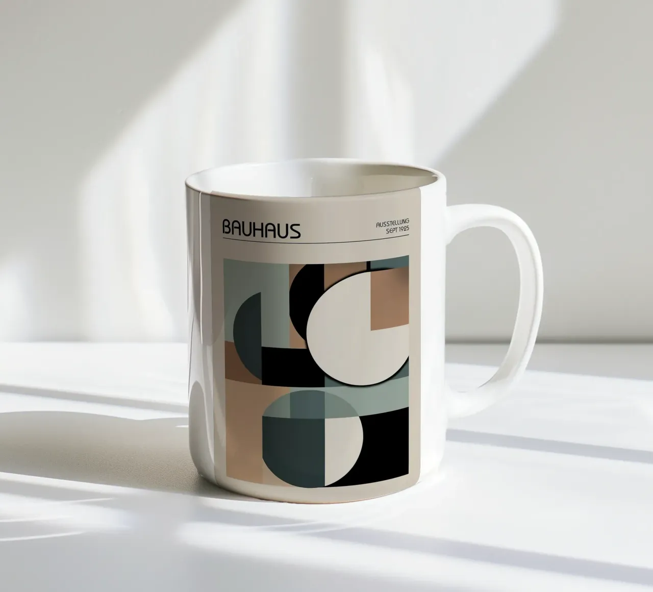 Arte geometrica retrò Bauhaus tazza in ceramica da Charles A Boudreau