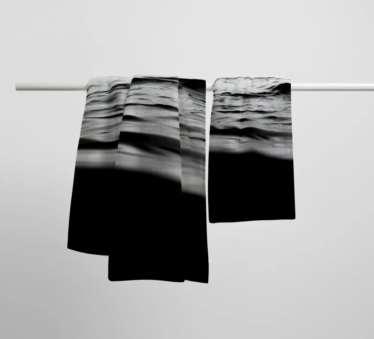 Schwarzmeer-Horizont Handtuch von Moon  Bloom