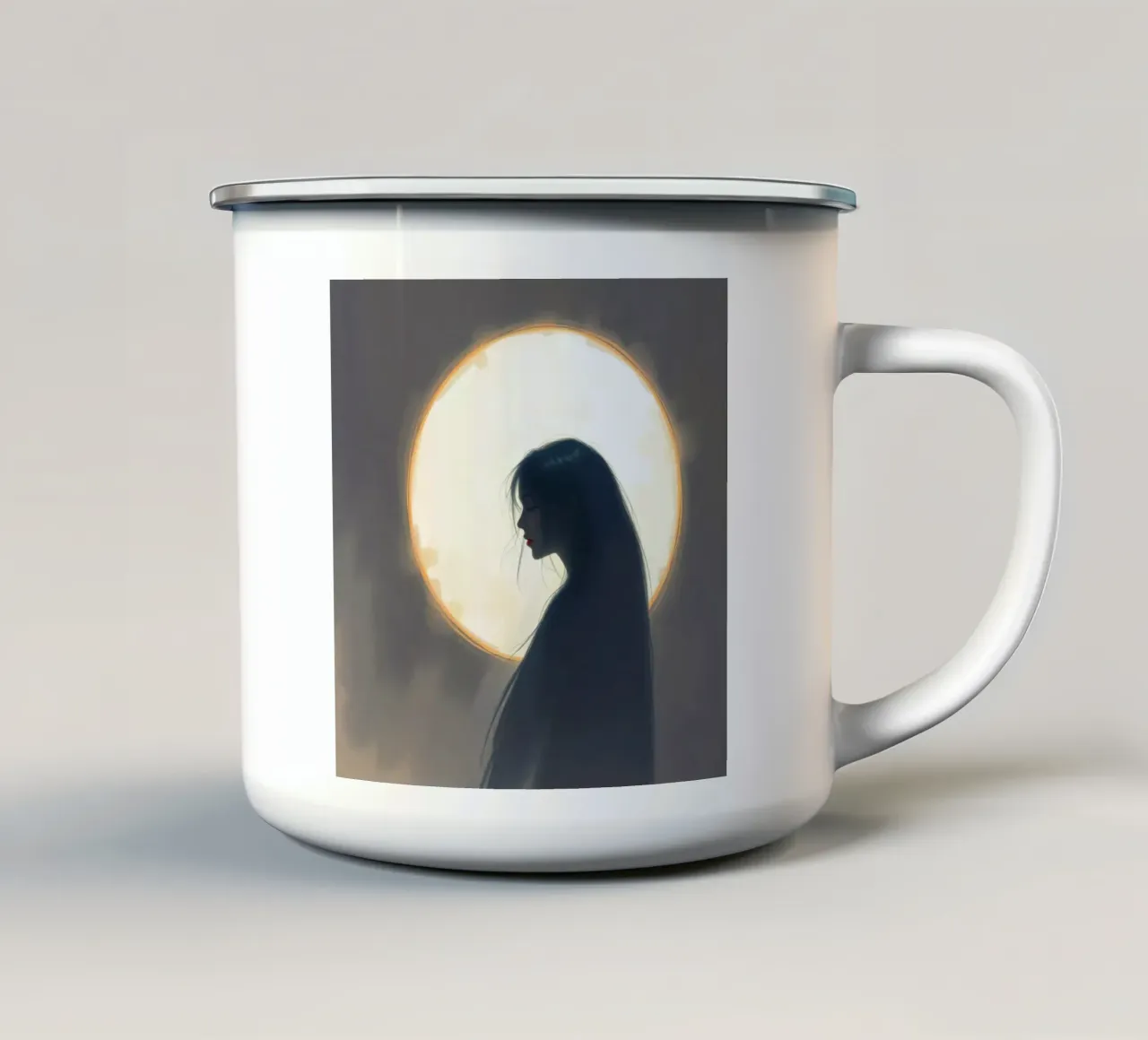 Silhouette di una donna con i capelli lunghi con la luna piena tazza in smalto da DesignDoodle