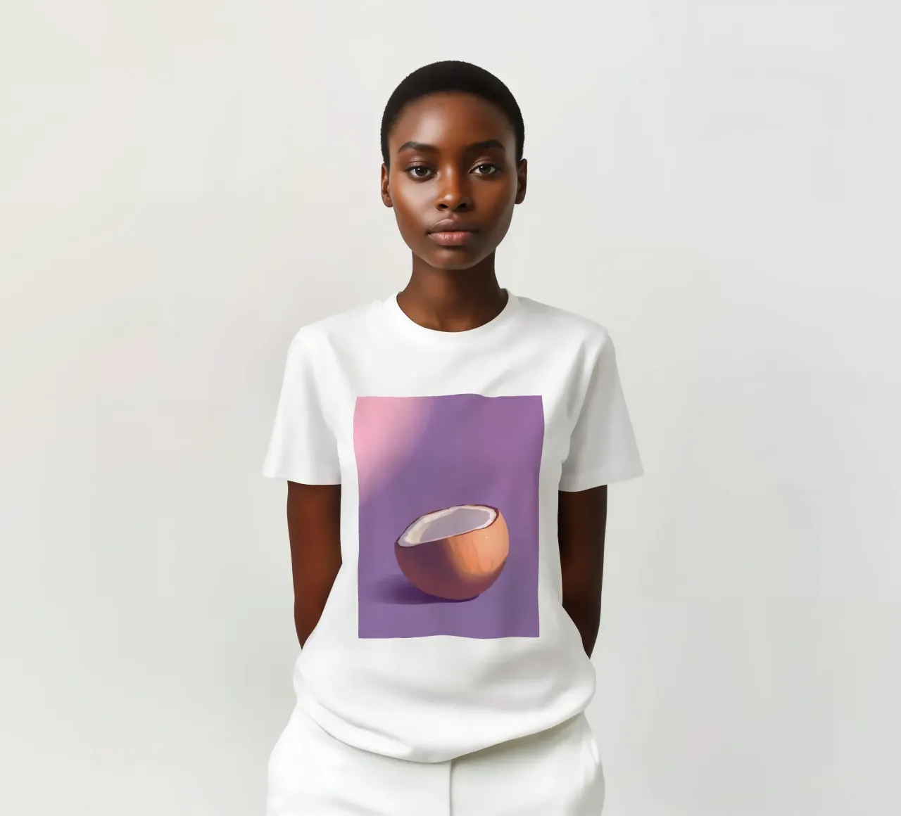 Moitié de noix de coco reposant sur un fond violet minimaliste t-shirt de DesignDoodle