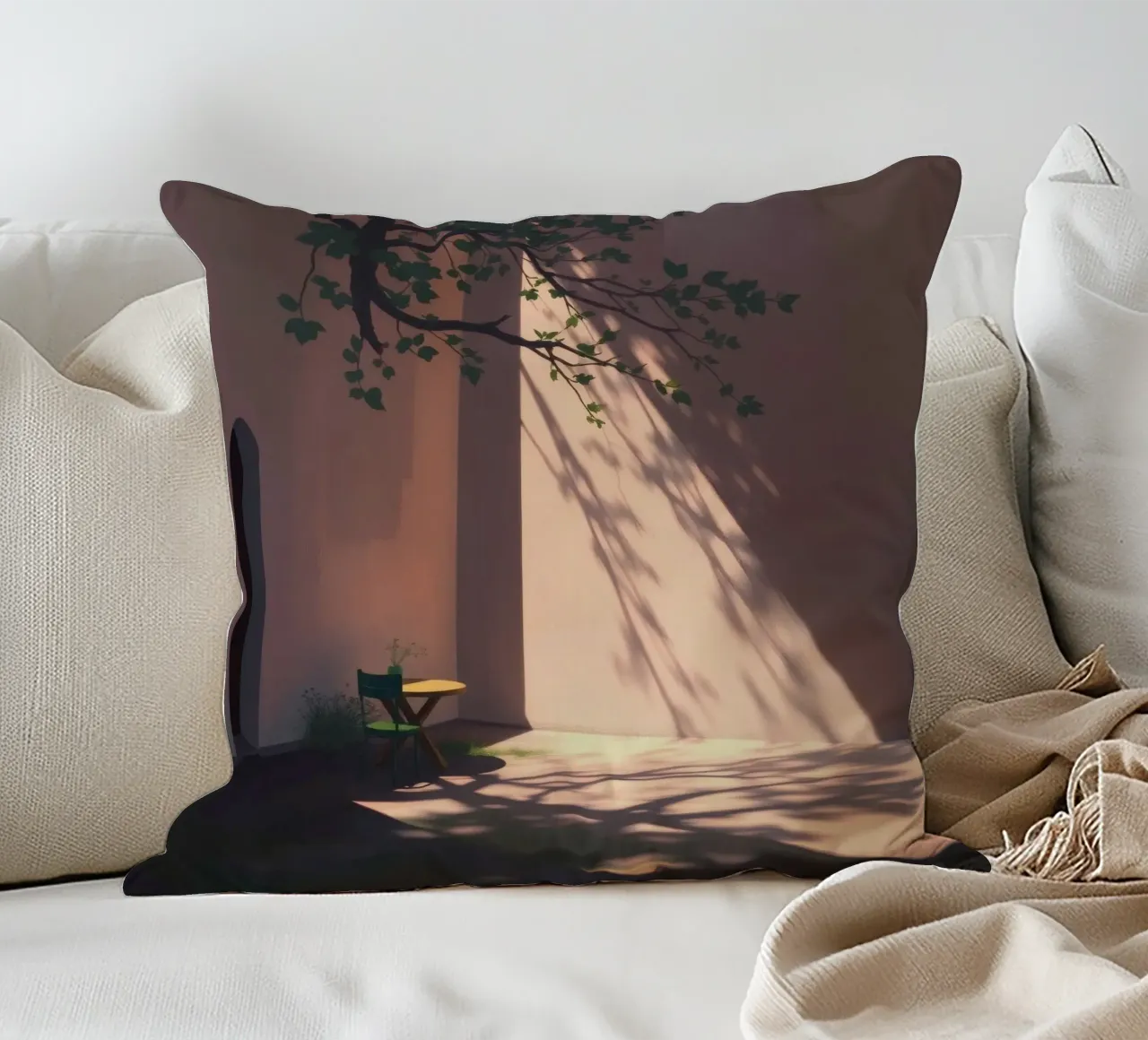 Cortile tranquillo con la luce del sole che proietta le ombre cuscino da DesignDoodle