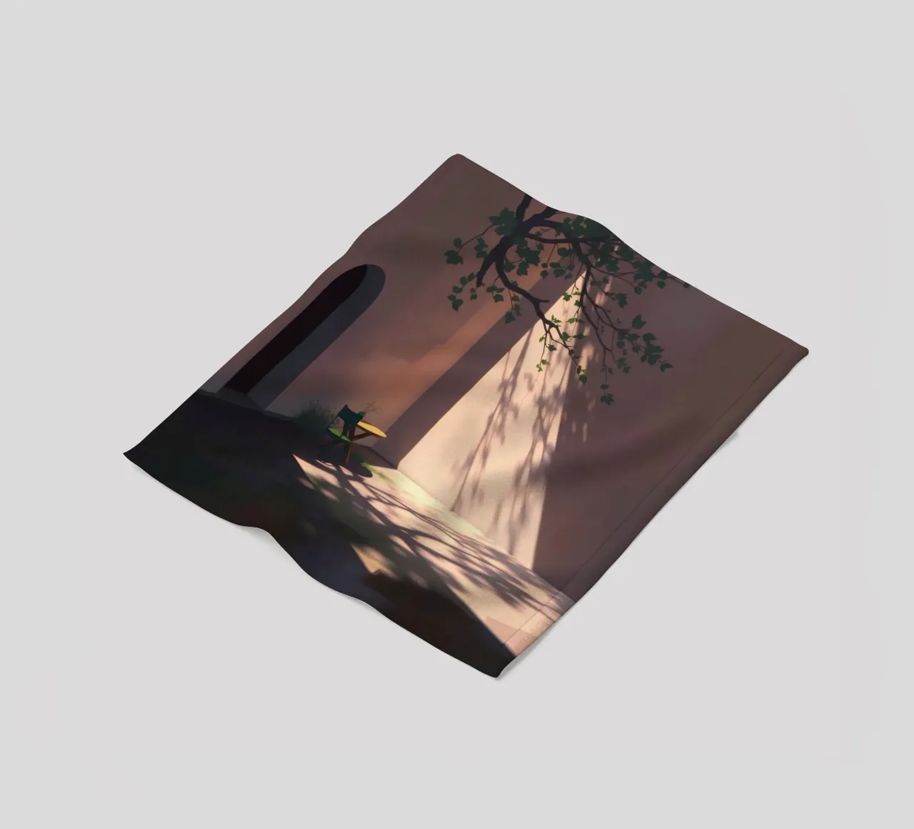 Rustige binnenplaats met zonlicht dat schaduwen werpt fleecedeken van DesignDoodle