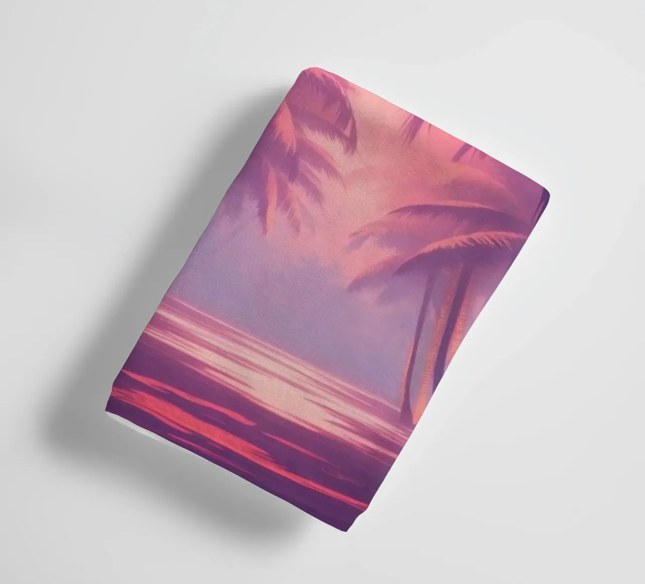 Zonsondergang met palmbomen langs sereen water in de schemering badhanddoek van DesignDoodle