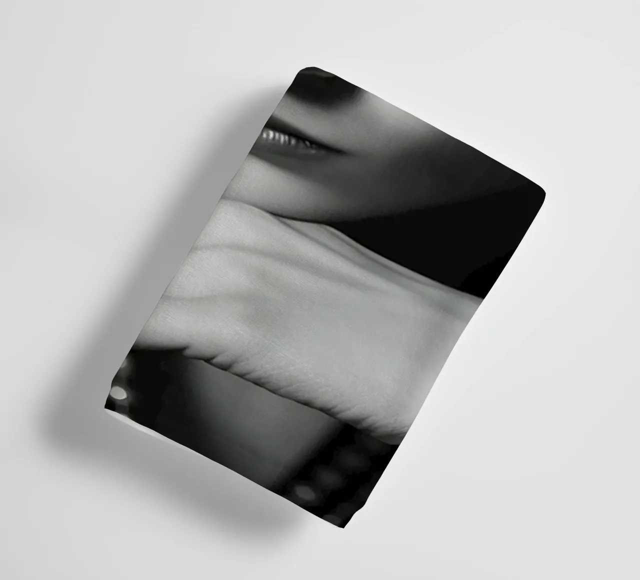 La séduction en ligne de mire serviette de bain de M-Ulrich-Digital Art