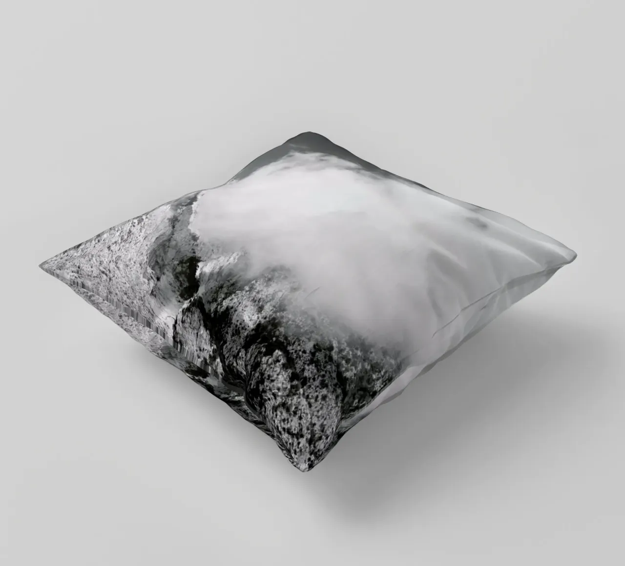 Hiking through Mountains & Clouds cuscino da Studio Nahili