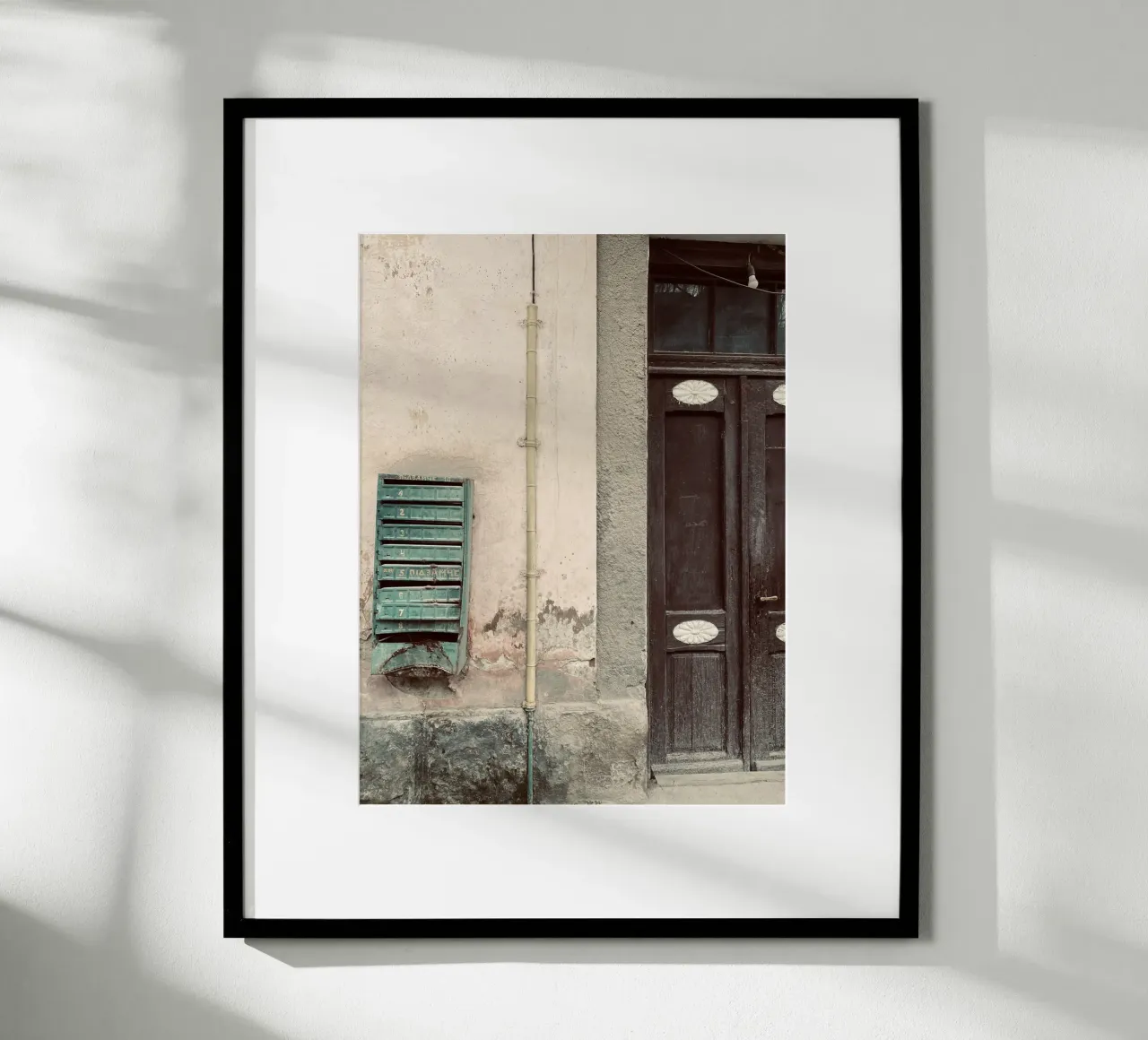 The Door II poster con telaio in plastica da ChiasMata CozMos