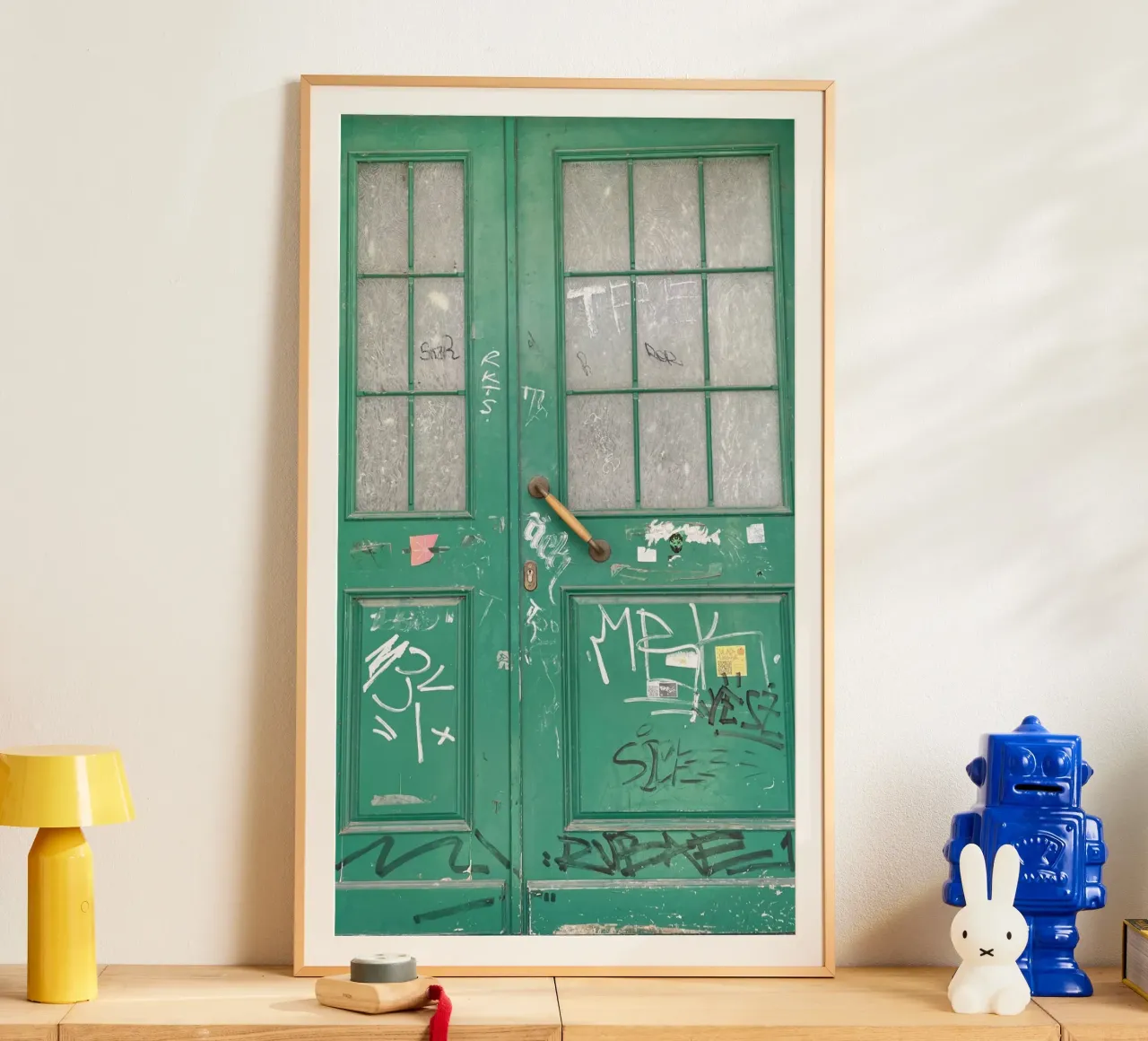 The Door poster con telaio in plastica da ChiasMata CozMos
