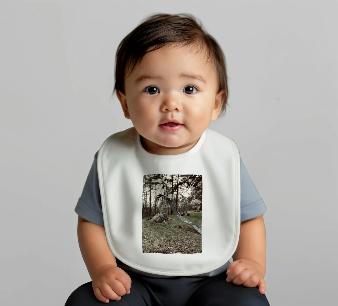 Slideshow baby bib by ChiasMata CozMos