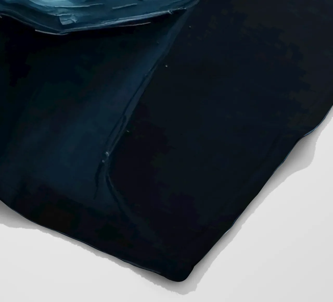 Ritratto emotivo di una figura con un'espressione serena coperta in pile da DesignDoodle
