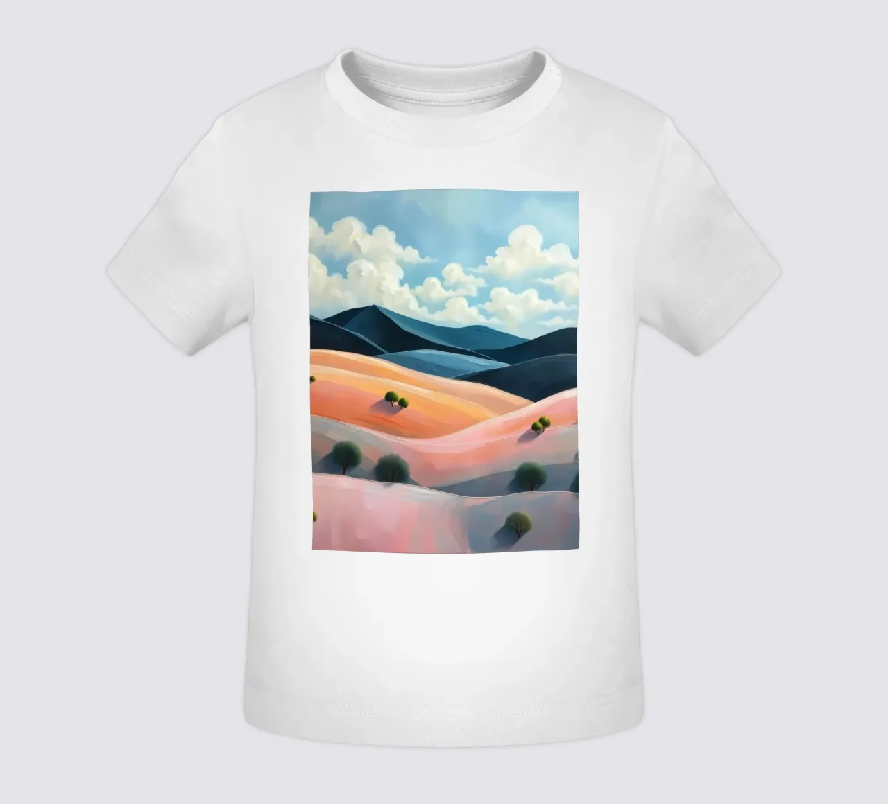 Colline colorate e ondulate sotto un cielo luminoso con nuvole soffici maglietta neonato da DesignDoodle