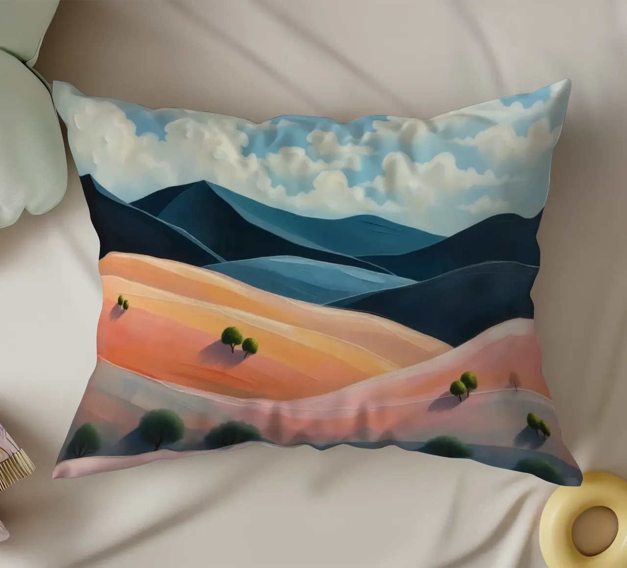 Colline colorate e ondulate sotto un cielo luminoso con nuvole soffici cuscino da DesignDoodle