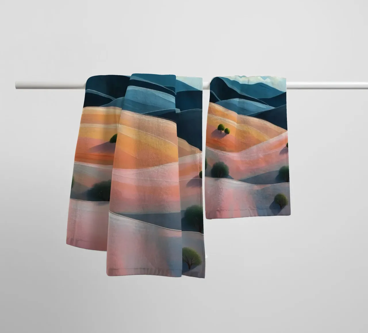 Colline colorate e ondulate sotto un cielo luminoso con nuvole soffici asciugamano da bagno da DesignDoodle