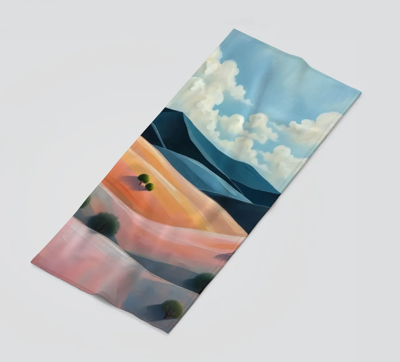 Colline colorate e ondulate sotto un cielo luminoso con nuvole soffici telo mare da DesignDoodle