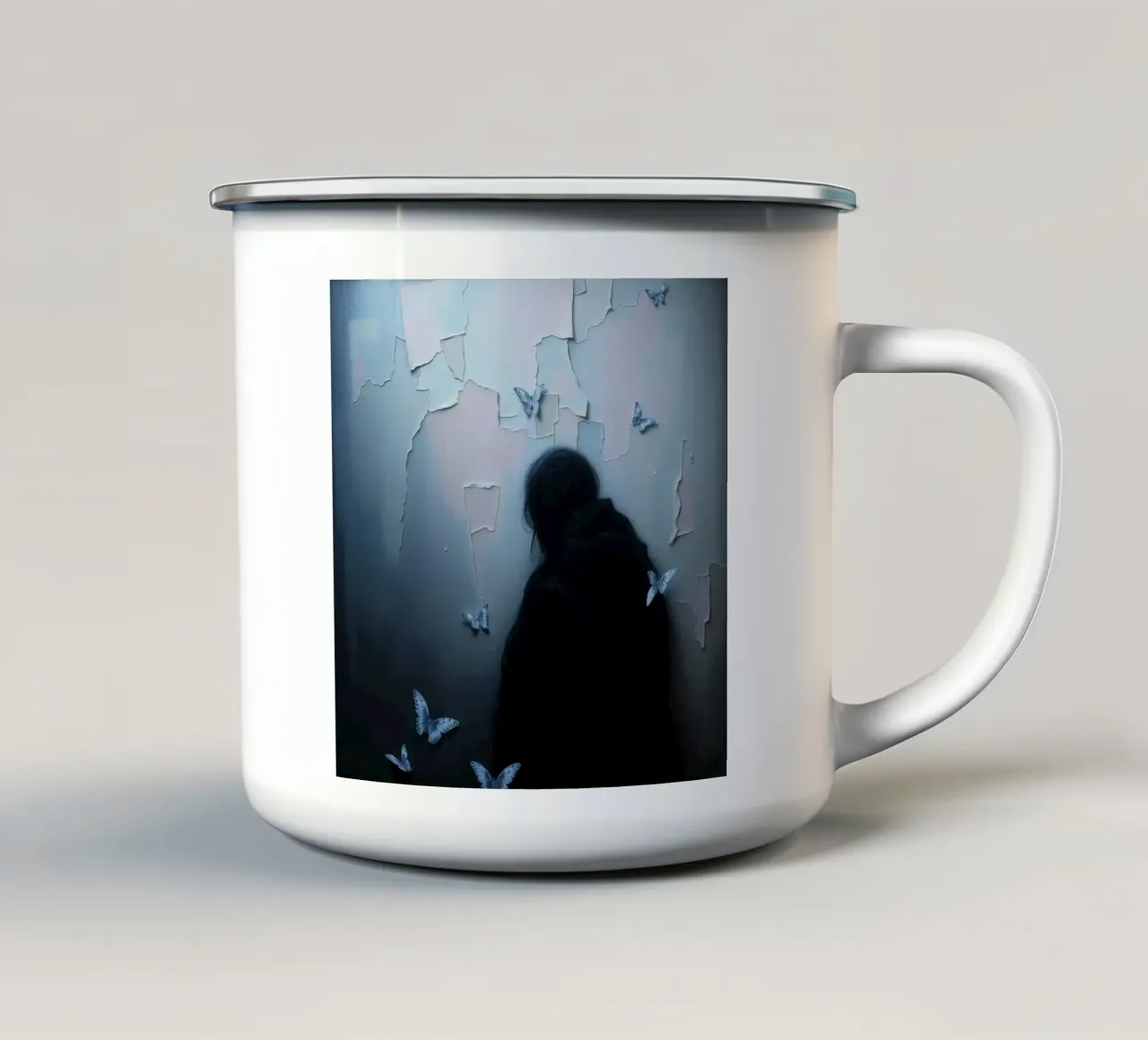 Sagoma di una figura circondata da farfalle tazza in smalto da DesignDoodle