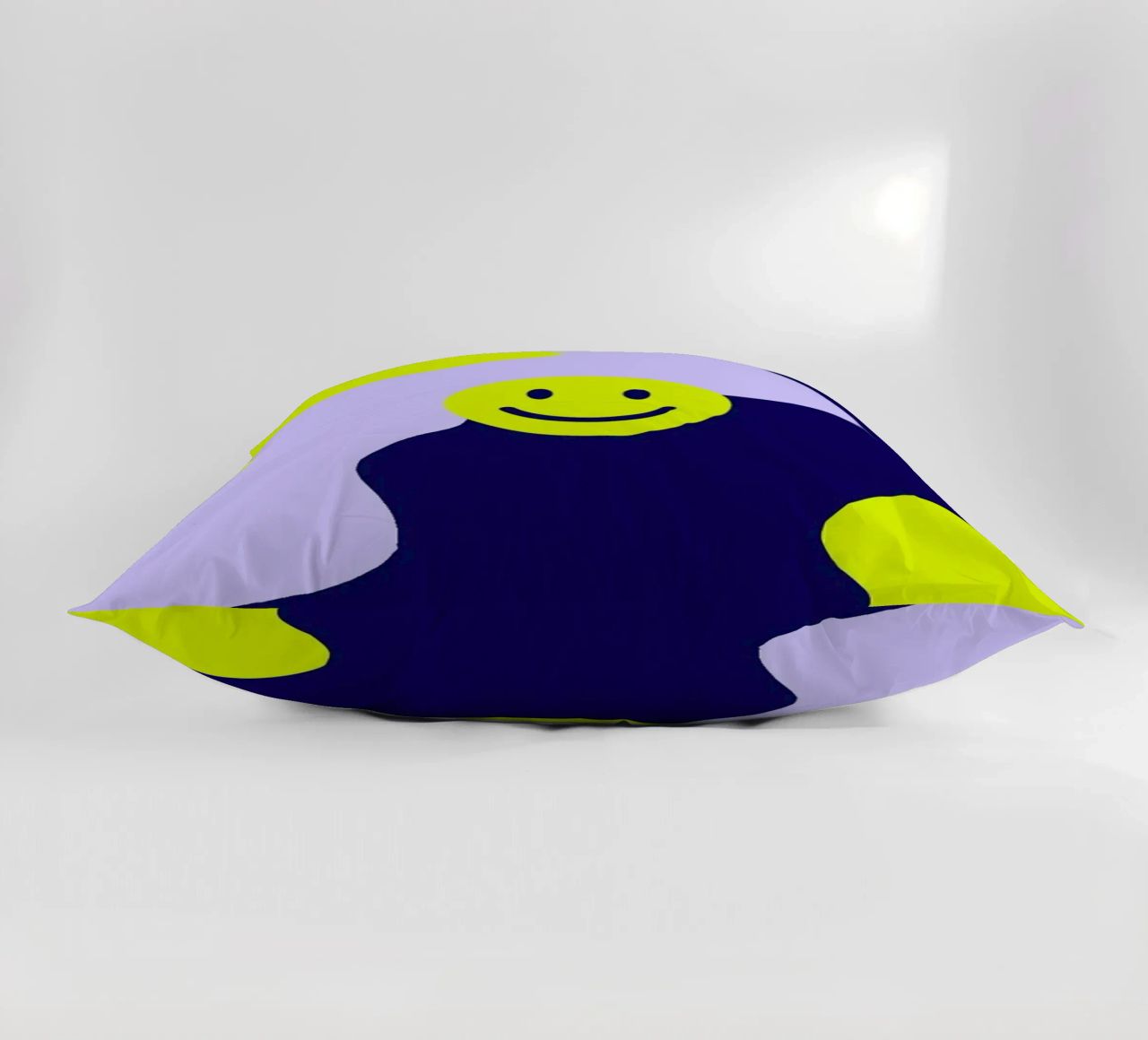Smiley in the Middle cuscino da wee-design